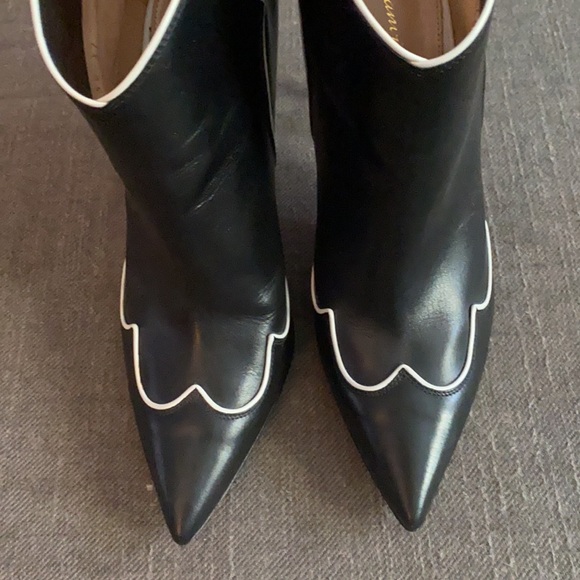 Gianvito Rossi Leather Ankle Boots - Picture 2 of 8